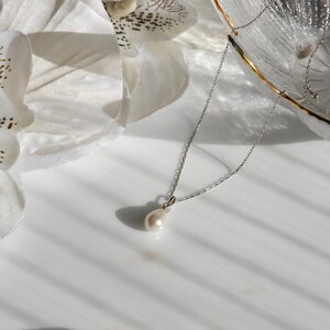 Silver Pearl Woman Necklace,  Dainty Minimalist Pearl Necklace, Drop Pearl Lady Jewelry, Silver Drop Pearl,  Bride Gift, Bridesmaid Gift,