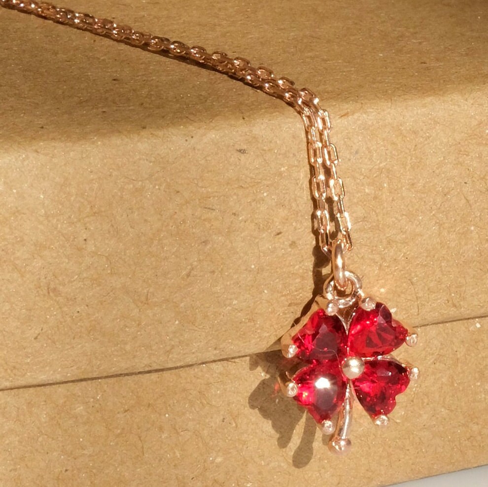 MICMIF Collana Quadrifoglio In Argento 925 Con Zirconi E Granato Rosso - Portafortuna Lunghezza 45 Cm - Regalo Idea Per Lei