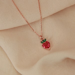 GG RED DIAMOND STRAWBERRY NECKLACE