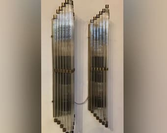 Par de luminárias vintage Art Déco estilo arranha-céu, arandelas antigas de parede em latão e vidro, luminárias náuticas antigas.