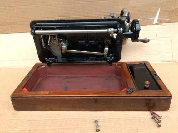 Hexagon Vintage Hand Crank Vibrating Shuttle Sewing Machine - Etsy