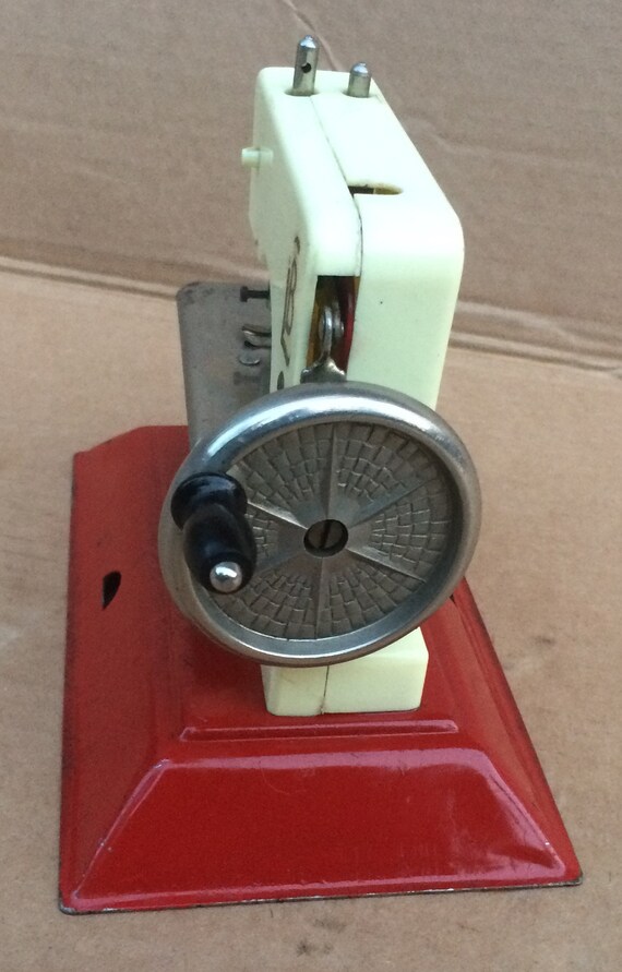 Vintage Little Betty Toy, Child's Hand Crank Chain Stitch Sewing