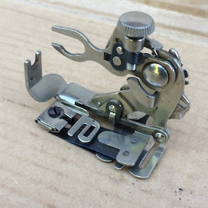 Singer 66 sewing machine back clamp ruffler Simanco 36518
