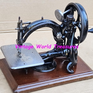 Antique Willcox Gibbs Chain-stitch Sewing machine