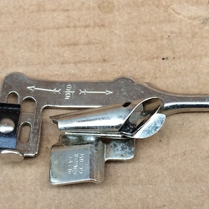 Vintage Bias Binder Foot for low Shank Singer sewing machine