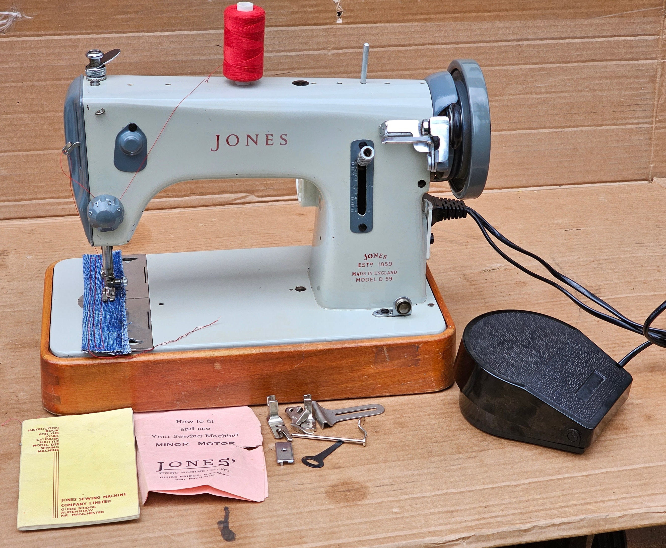 Jones D59 Vintage Electric Sewing Machine With Instruction Manual