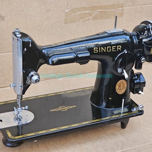 Beautiful Singer 201-2 electric Vintage sewing machine with potted motor