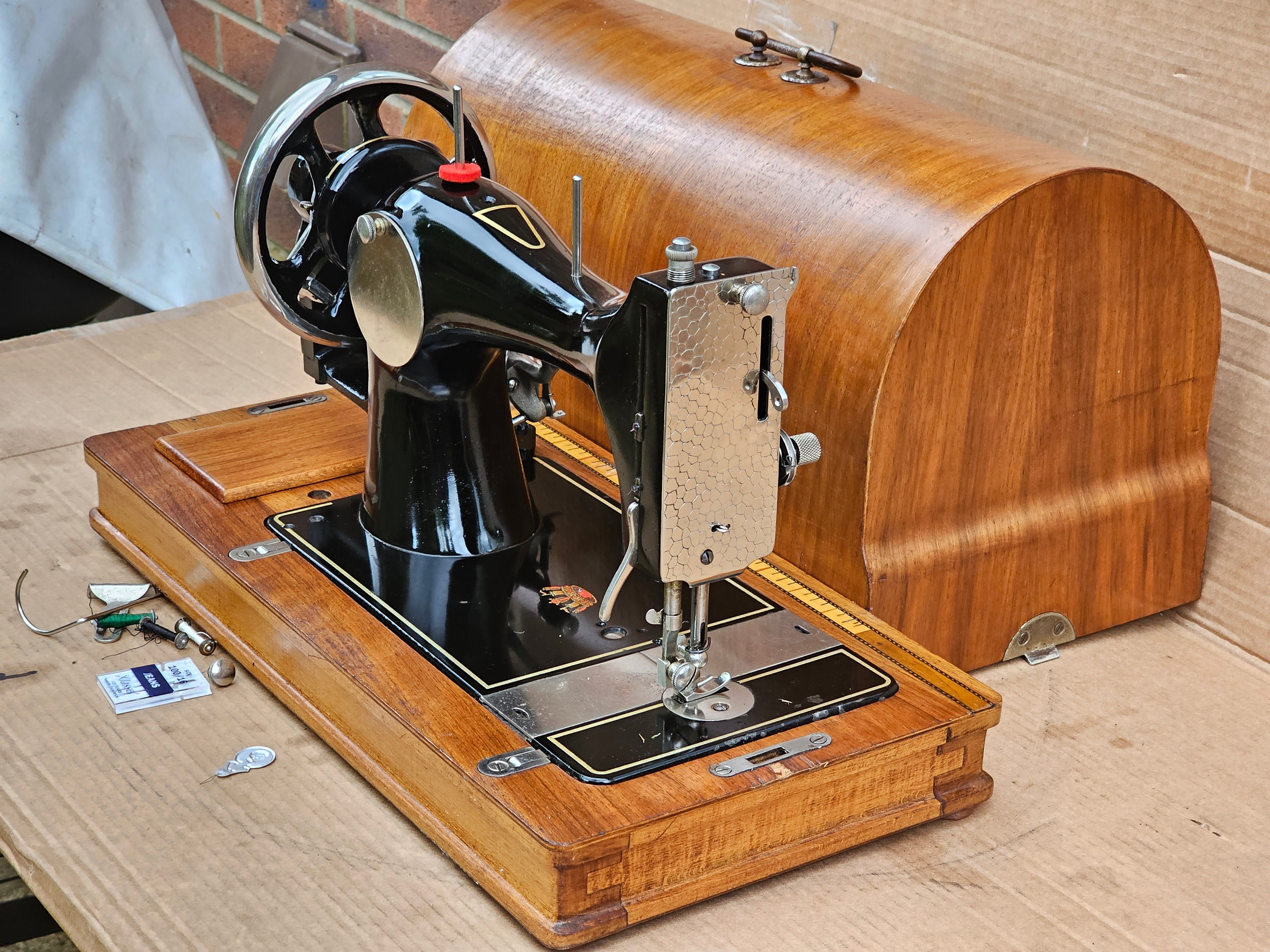 Vickers Handcrank Vintage Sewing Machine Etsy