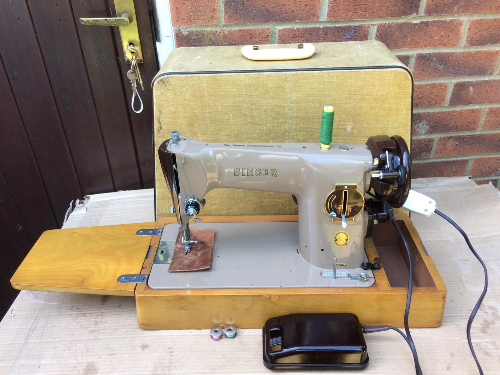 ビンテージ シンガー 201K アルミニウムボディ 半工業用電動ミシン
