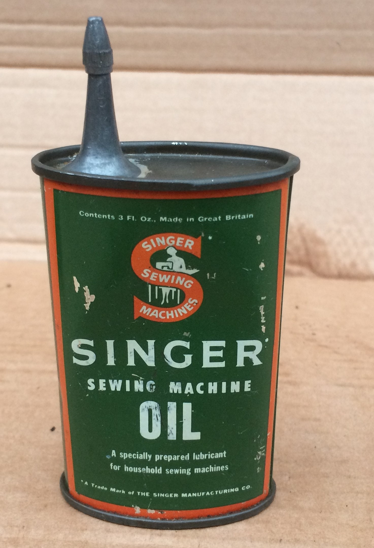 Vintage Singer Sewing Machine Oil 4 Fl Oz Tins With Green Spout