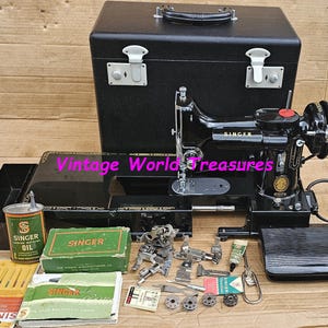 1954 Singer 222K Featherweight Free Arm Sewing Machine with Instruction manual and accessories (See Video)