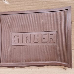 Brown Singer Treadle Sewing Machine Mat (32cm x 25cm)
