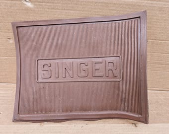Tappetino marrone per macchina da cucire Singer a pedale (32 cm x 25 cm)