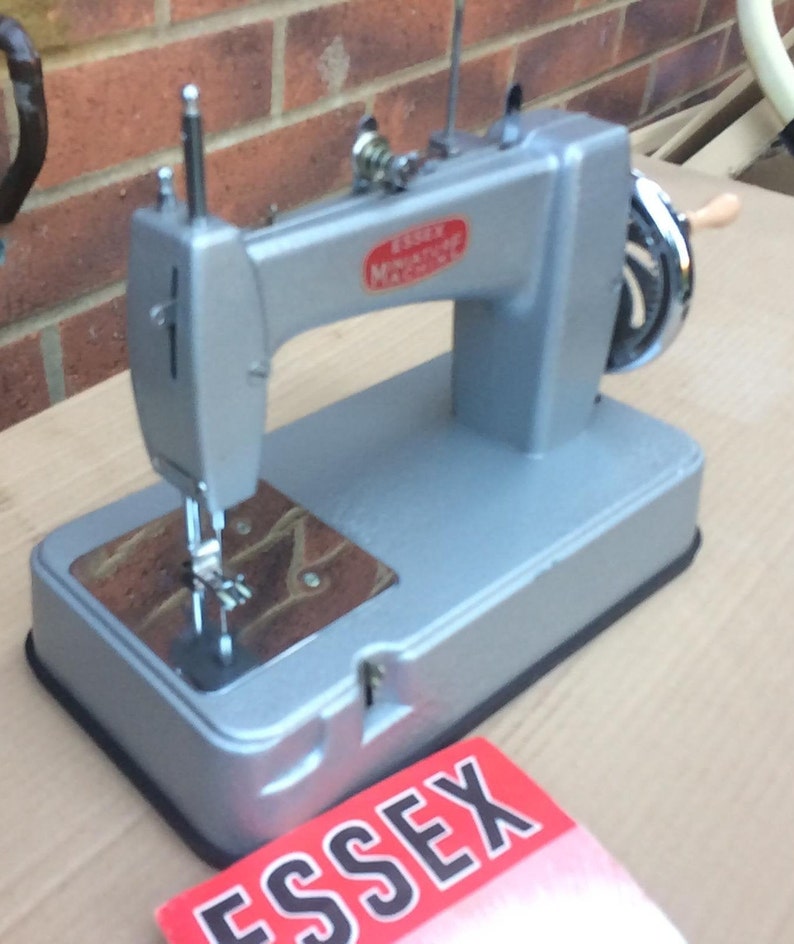 Essex MK2 Miniature/toy Chain Stitch Sewing Machine and Instruction
