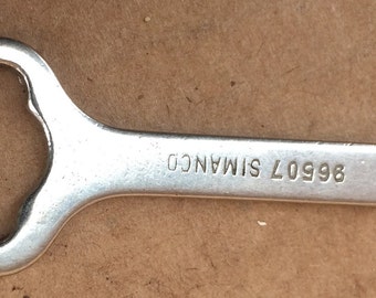Vintage Singer Simanco 96507 Key for Sewing Machine Wooden Bentwood storage Case