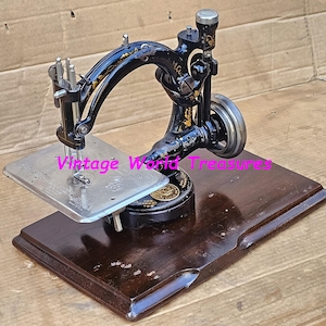 Willcox Gibbs Silent chain stitch Sewing machine