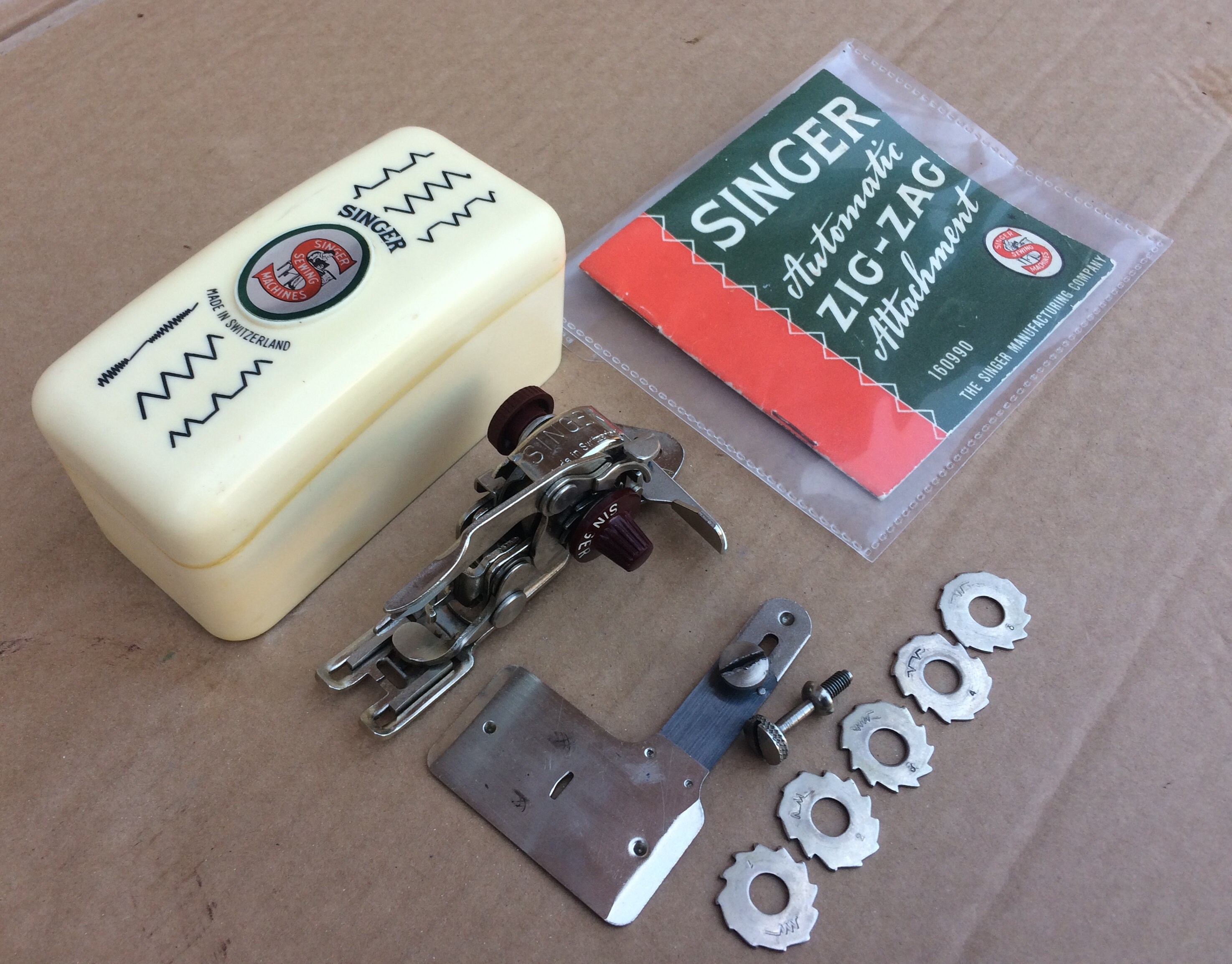 Vintage Singer Sewing Machine Swiss Zizagger Walking Foot