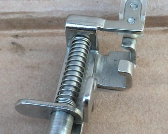 Singer Sewing Machine Darning Foot: Slant Shank Simanco 161596