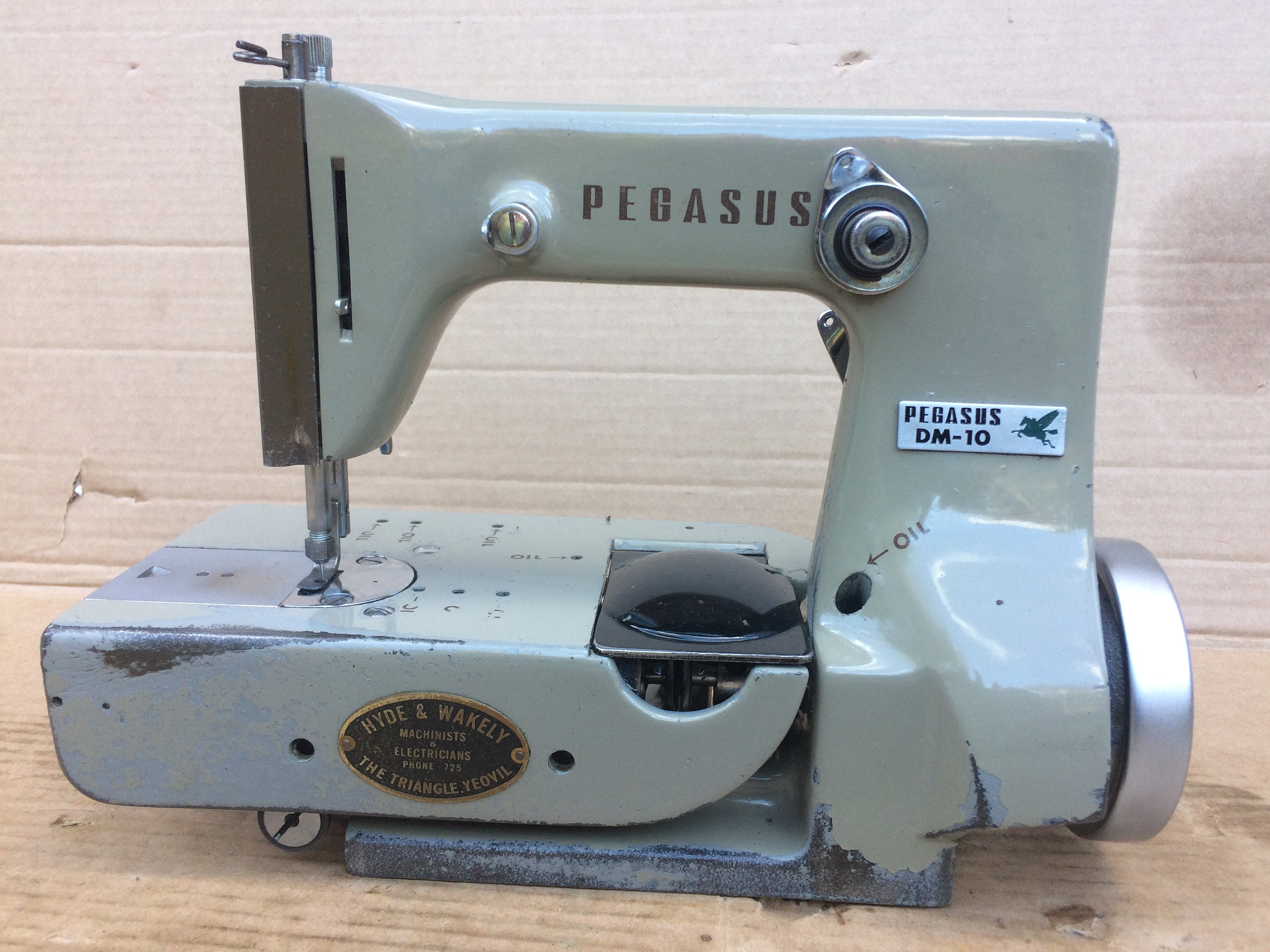 Pegasus DM-10 Kettenanhänger Industrienähmaschine