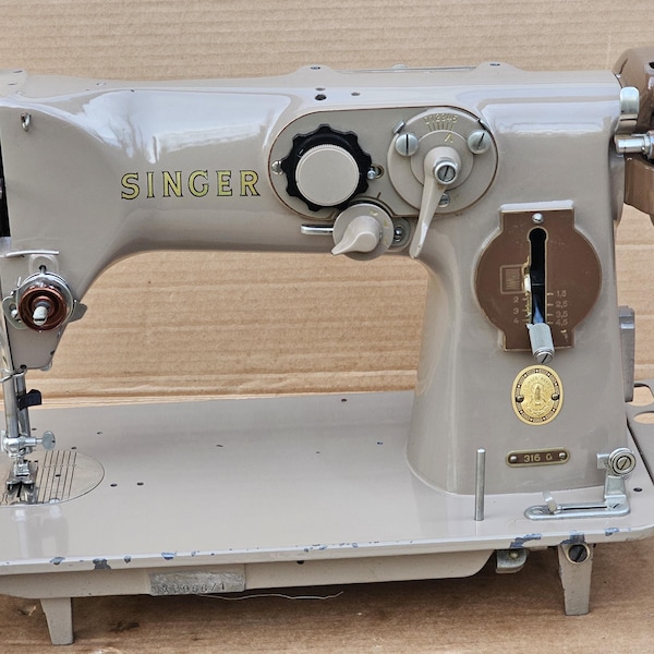 Singer 316G Zig Zag solid Vintage Sewing Machine