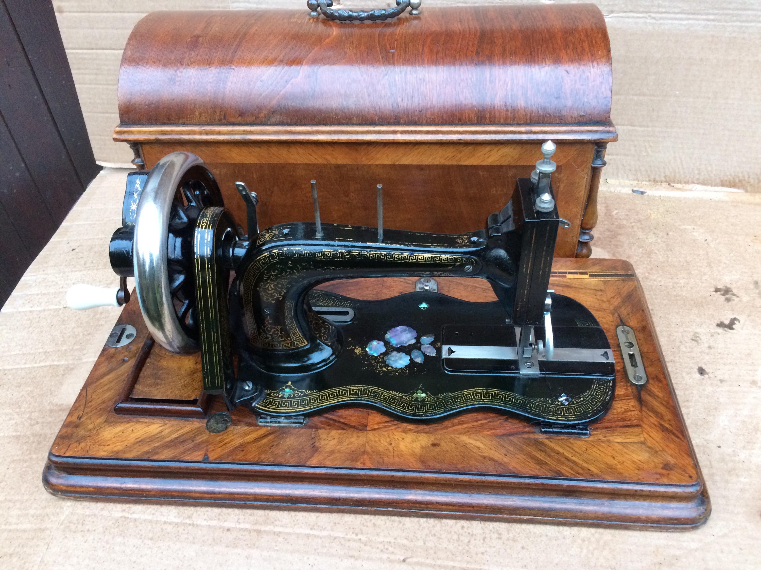 アンティーク トイミシン　水色　リンドストローム ビンテージ Blue Collectible Sewing Machines for sale | eBay