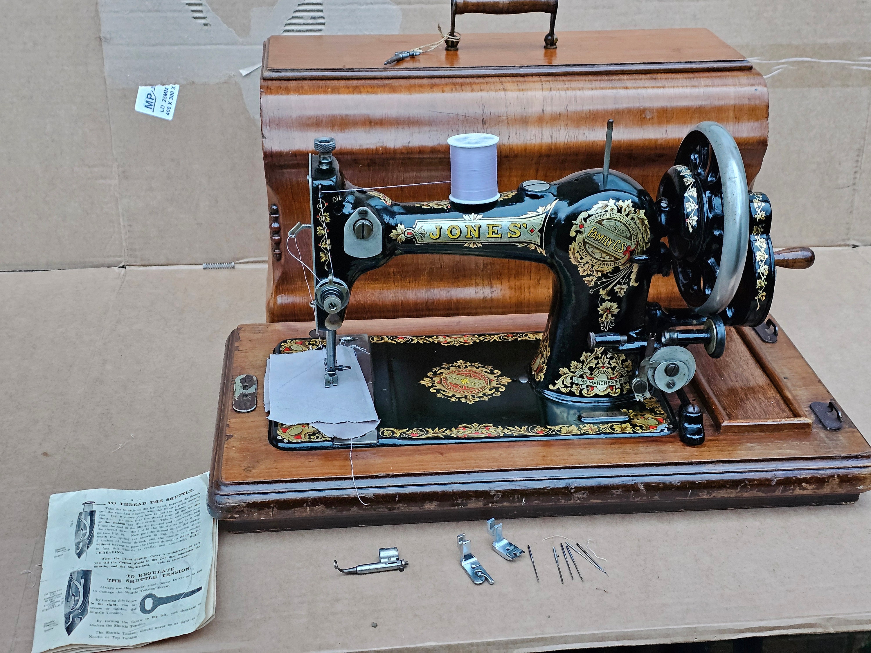 Vintage Jones Family C.S Hand Crank Sewing Machine With