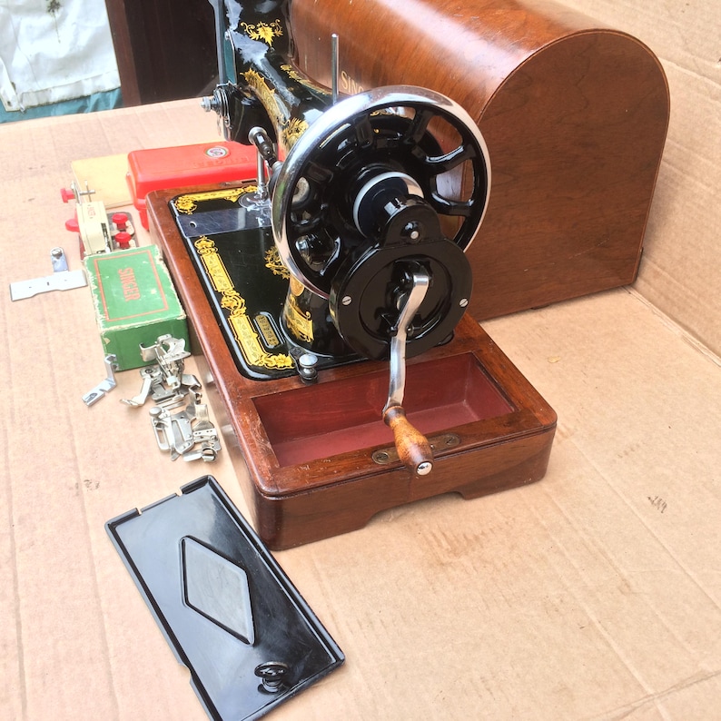 Vintage Singer 28, 28K Hand Crank Sewing Machine With Bentwood Case and ...