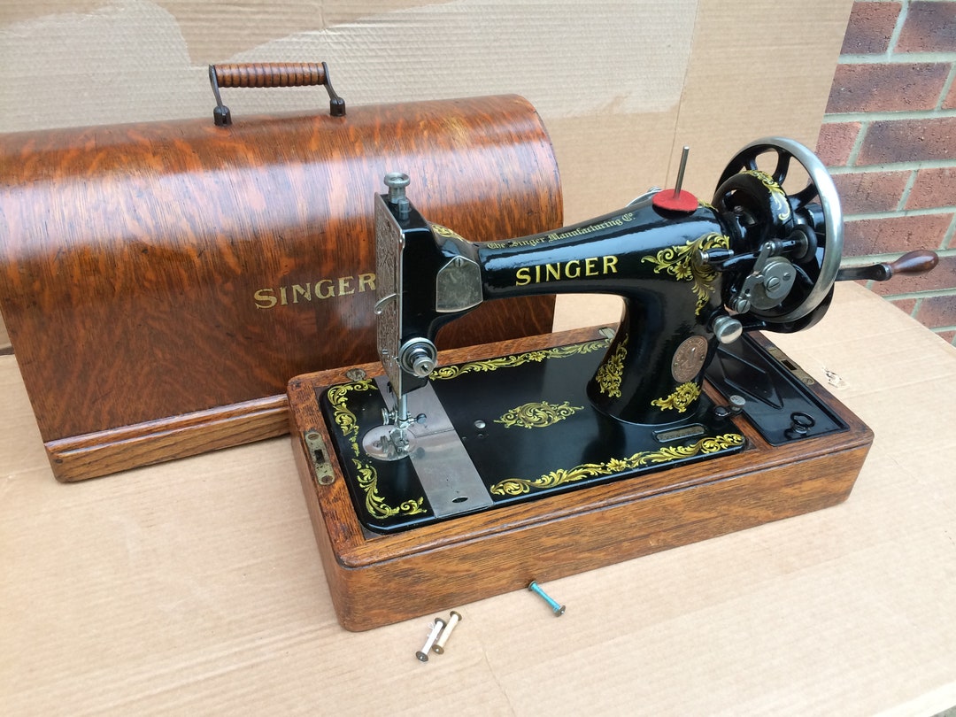 Singer 128, 128K Vintage Hand Crank Sewing Machine With Rococo Decals