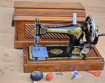 Vintage Singer 28, 28K Hand crank Sewing machine c1910