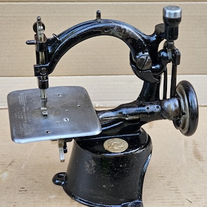 Antique Willcox & Gibbs Chain-stitch Sewing machine