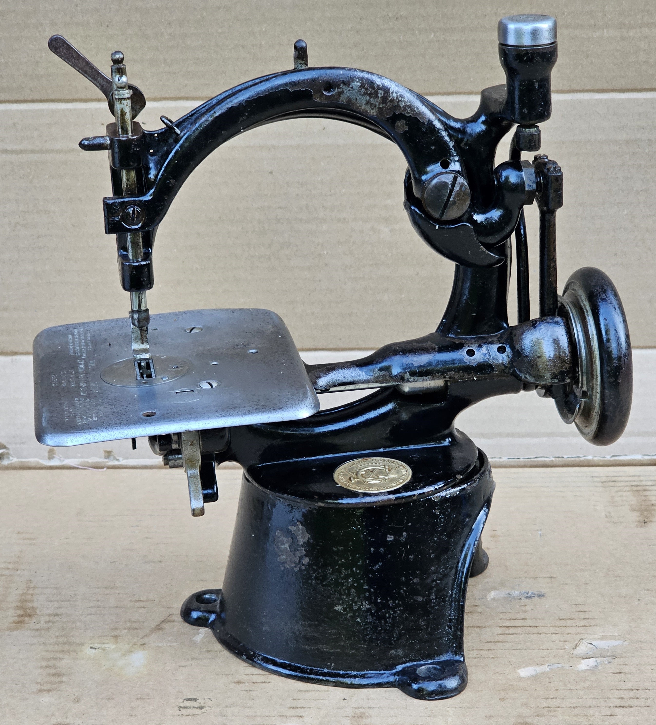 その他 Antique Sewing Machine Wilcox & Gibbs Antique Wilcox & Gibbs Sewing Machine, 1860-1930 with case