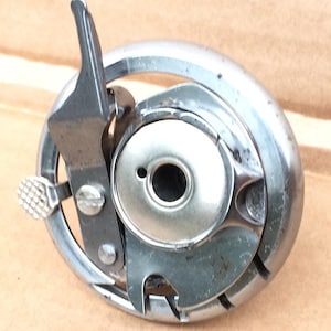 Singer 66, 99 Sewing Machine Oscillating Hook Simanco Part 32520