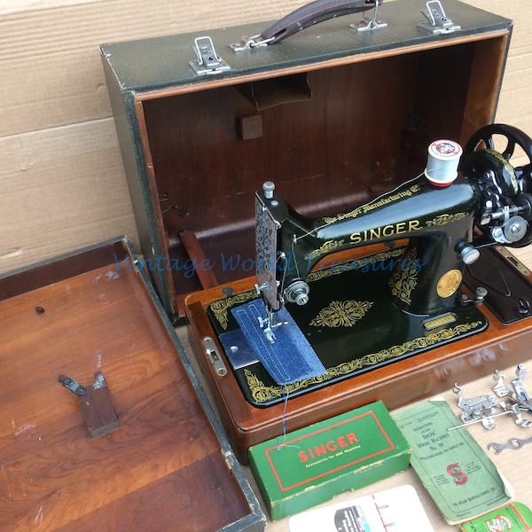 Singer 99K Vintage hand crank sewing machine with case and accessories
