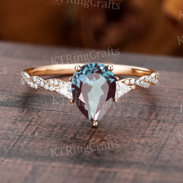 Vintage Alexandrite Engagement ring,Pear Alexandrite Twisted ring,14k Rose Gold,Triangle Moissanite ring,Color Changing ring,Art Deco ring