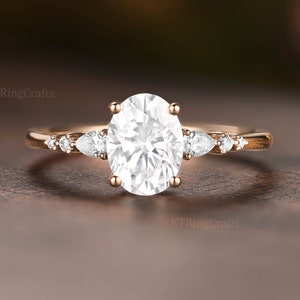 Bague de fiançailles en moissanite de coupe ovale, bague à superposer. Or rose 14 carats / 18 carats, bague vintage unique en forme de grappe de diamants poire, bague de mariage et de mariée image 1