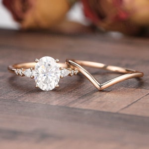 Oval shaped Moissanite Engagement Ring set,Solid Rose Gold Moissanite ring,Vintage Chevron ring,V Shape band,Minimalist Wedding set Women