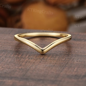 14k/18k Plain Chevron Wedding Band, V Shaped Curved Stacking Ring in Solid Yellow Gold