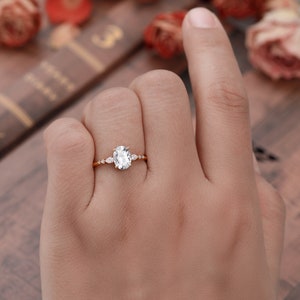 Bague de fiançailles en moissanite de coupe ovale, bague à superposer. Or rose 14 carats / 18 carats, bague vintage unique en forme de grappe de diamants poire, bague de mariage et de mariée image 3