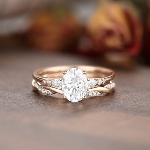 Oval cut Moissanite Engagement Ring Set,Stacking ring.14K/18K Rose Gold,vintage Unique pear diamond Cluster ring women,Twisted band image 3