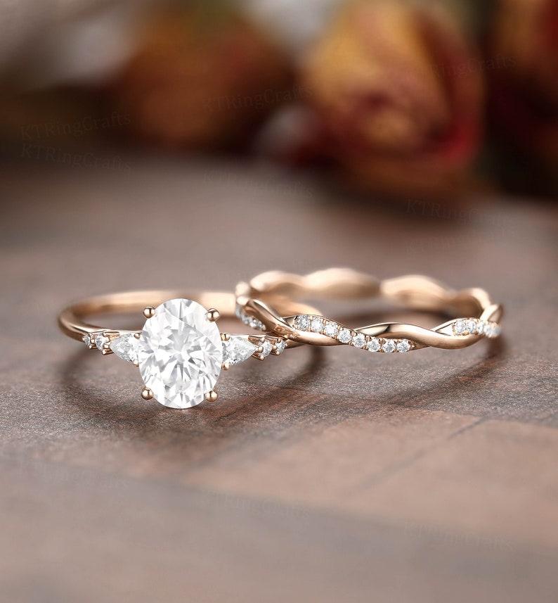 Oval cut Moissanite Engagement Ring Set,Stacking ring.14K/18K Rose Gold,vintage Unique pear diamond Cluster ring women,Twisted band Bridal Set