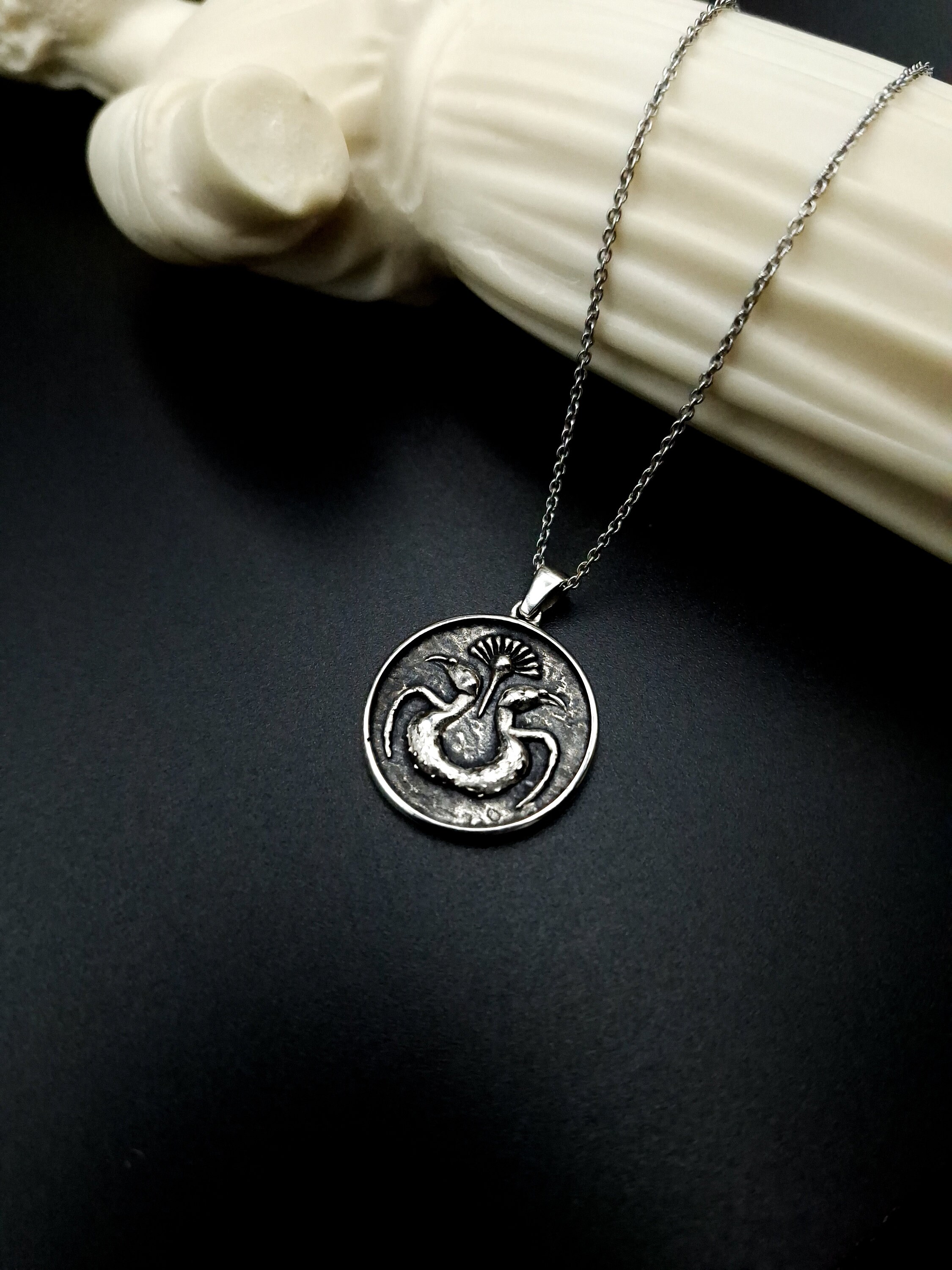 Hera Pendant – Queen of Olympus Medallion Necklace