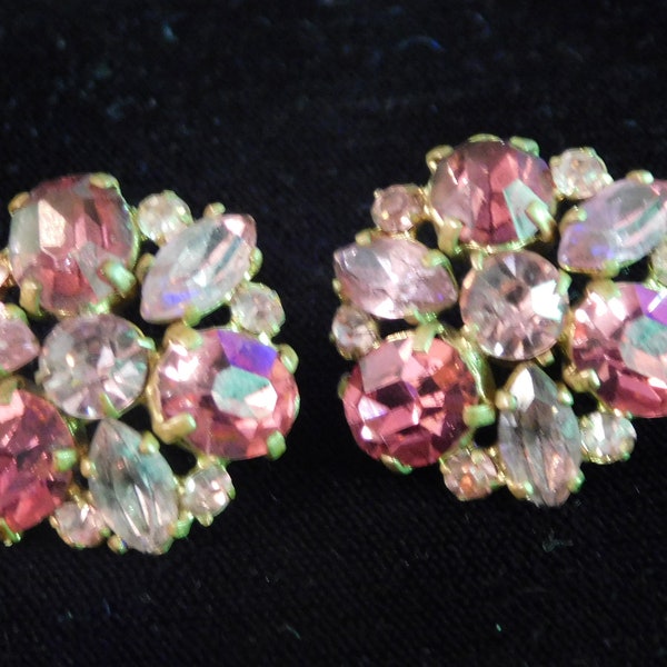 Gorgeous 1940's Czech rose and light rose glass / rhinestone Vintage Earrings