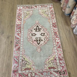 2’6”x4’8” ft Pale Green rug, Organic rug, 2x5 muted rug, antique rug, 2x5 old rug, wool red rug, Turkish rug, 2x5 Pale rug, oushak rug,