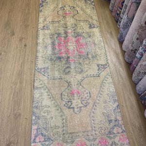 Vintage Turkish Wool Runner Rug: Muted Oushak Design (2’6”x6’10” ft)