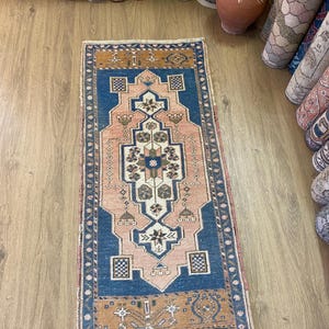 Handmade Turkish Oushak Rug: Vintage Wool Bath Mat (1’10”x4” ft)
