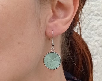 Earrings set in stainless steel embellished with colored rye straw marquetry