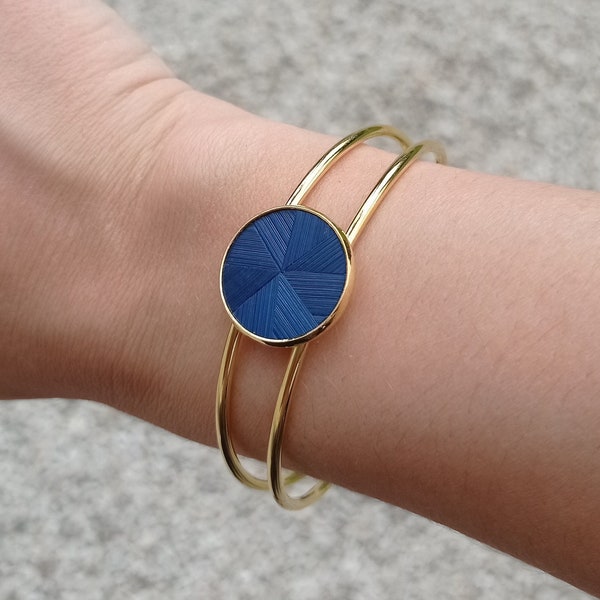 Bracelet jonc doré, agrémenté de marqueterie de paille, plusieurs couleurs, idée cadeau pour femme, cadeau de noël pour femme.