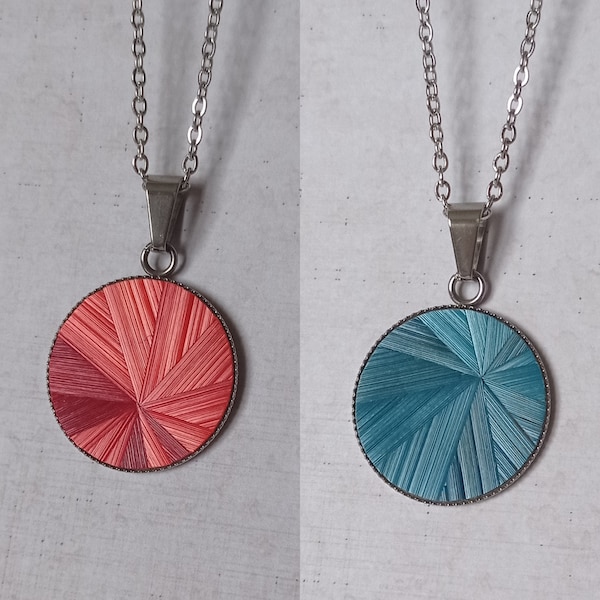 Collier avec pendentif en marqueterie de paille, sertis et chaine inox, idée cadeau originale pour noel