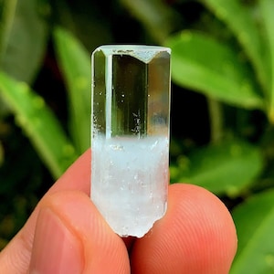 Transparent Sky Blue Aquamarine Crystal , Aquamarine Specimen , Raw Aquamarine , Healing Crystal , Natural Aquamarine ,  weight : 5.70 Grams