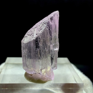 Transparent Natural Pink Kunzite Crystal ,  Kunzite Jewelry , Healing Crystal , Kunzite Specimen , Raw Kunzite  , Weight : 16.05 Grams
